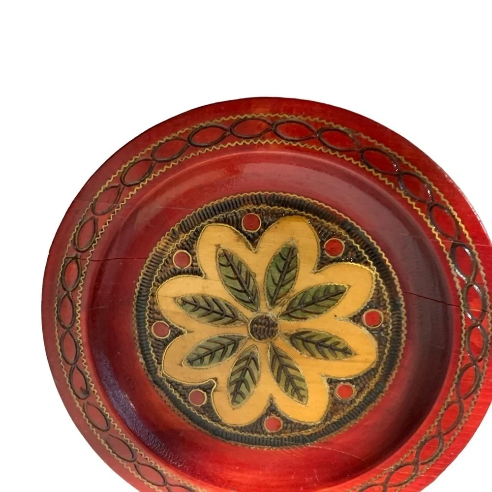 Red polish old world style holiday themed wooden carved lacquer plates set of 2.
